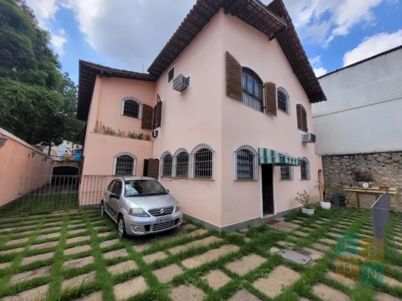 Imagem Casa para Locação em Rio de Janeiro / RJ no bairro Pechincha