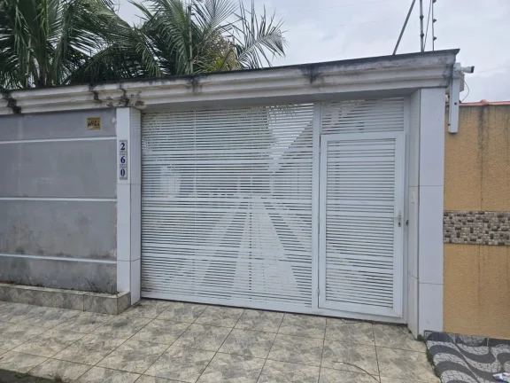Imagem Excelente Casa em Itanhaém a poucos passos do mar, 141,40M², 2 Dorms, 1 Suíte, 10 Vagas, Jardim.
