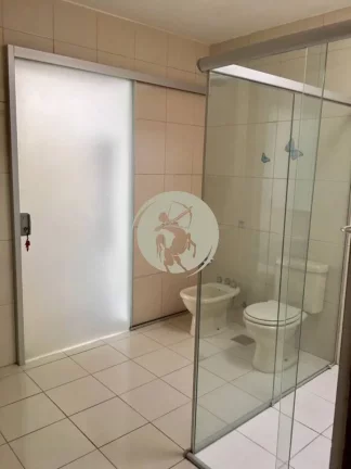 Imagem Lindo sobrado com piscina