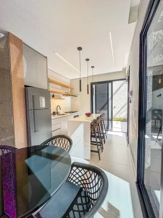 Imagem Sobrado Novo Automatizado - 138M², 3 Dorms, (1 Suíte C/ Varanda), 2 Vagas.