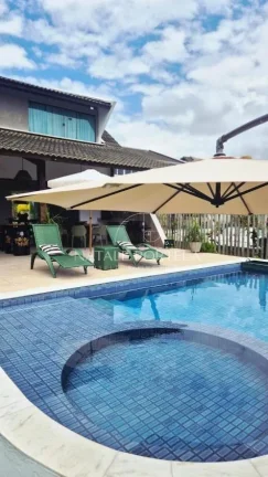 Imagem Belíssima Casa com piscina particular!