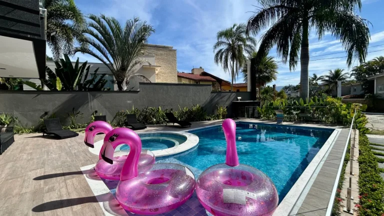 Imagem Imperdível! Casa à venda em Riviera de São Lourenço Módulo 04: 7 quartos, 7 suítes, 2 salas, 6 vagas de garagem, 427,73m² de área.