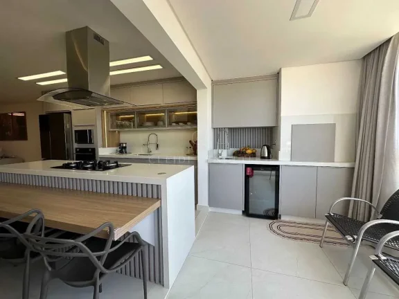 Imagem Apartamento mobiliado com 3 dormitórios e 2 vagas de garagem em Navegantes/SC