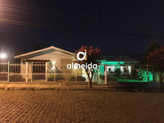 CASA 3 DORMITÓRIOS À VENDA