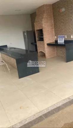 Imagem Aluguel de Apartamento com Piscina no Condomínio Residencial Veneza, bairro Vila Arquelau, em Uberaba
