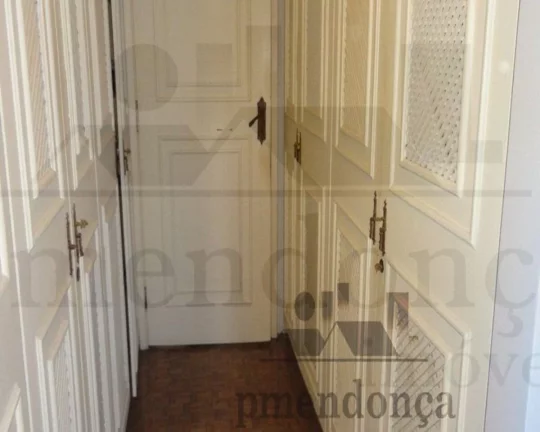 Imagem Apartamento em excelente estado de conservação. Living para 04 ambientes, lavabo, 04 dormitórios ...
