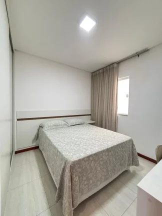 Imagem Apartamento à venda em Vitória da Conquista-BA, bairro Candeias: 2 quartos, 1 suíte, 2 salas, 2 banheiros, vaga de garagem!