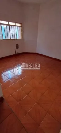Imagem Casa à venda com piscina no bairro Fabrício em Uberaba