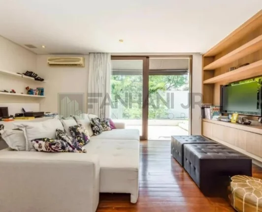 Imagem Casa deslumbrante à venda em São Paulo-SP, Jardim Europa: 4 quartos, 4 suítes, 5 salas, 6 banheiros, 6 vagas, 859m². Venha conferir!