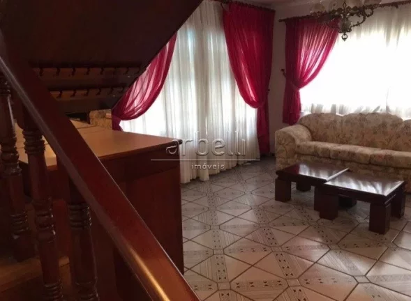 Imagem Sobrado residencial de alto padrão com 408 metros quadrados de área útil em terreno de 477 metros...