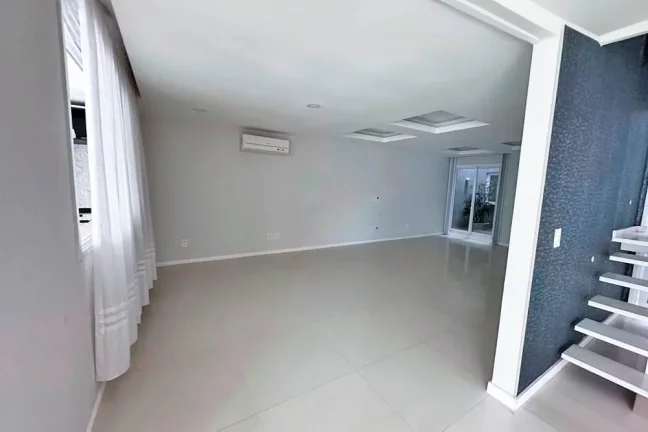 Imagem Casa de Condomínio com 6 Quartos para Alugar, 550 m² em Barra Da Tijuca - Rio De Janeiro