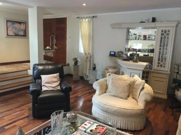 Imagem Casa no Res. Morada dos Pinheiros - 340m²
