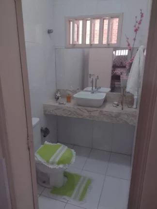 Imagem Casa à venda no Bairro Coroa do Meio - Amplos espaços, 3/4 com suíte e 4 vagas de garagem!