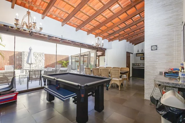 Imagem Casa Residencial de 4 quartos no bairro Ahú