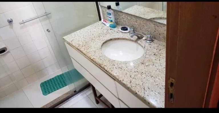 Imagem APARTAMENTO A VENDA TONELERO 3 QUARTOS COM VARANDA E 3 VAGAS