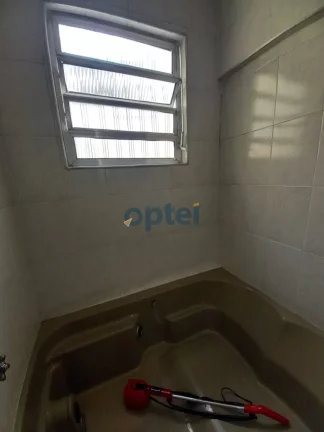 Imagem Casa no Jardim Hollyood - SBC , com 02 dormitórios , suite, quarto de empregada com wc, 2 vagas.