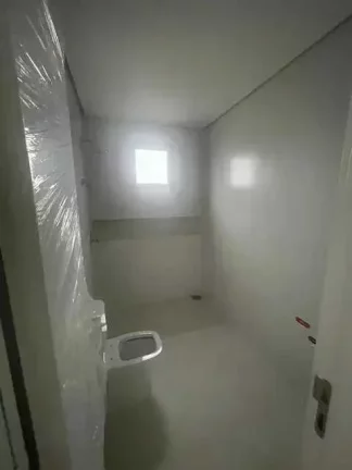 Imagem Apartamento com 4 dormitórios sendo 2 suítes, 3 vagas de garagem, no Centro de Balneário Camboriú