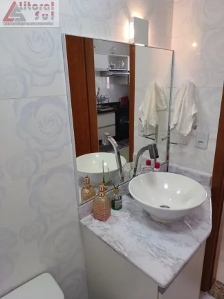 Imagem Imperdível apartamento de 2 quartos e 2 suítes no bairro Tupi em Praia Grande-SP, com 90,30m² e vaga de garagem!
