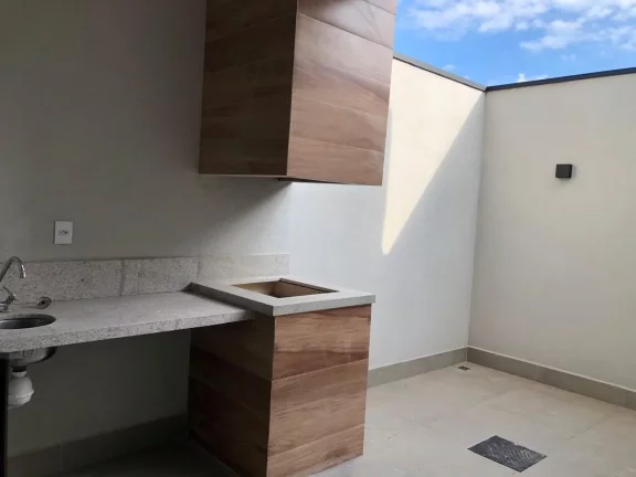 Imagem Imperdível casa à venda em São Paulo-SP, na Vila Prudente! 3 quartos, 3 suítes, 1 sala, 2 banheiros, 3 vagas de garagem. Confira!