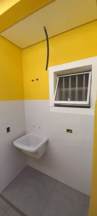 Imagem Sobrado Excelente com 76 m² 2 Dormitorios e 2 Vagas de Garagens