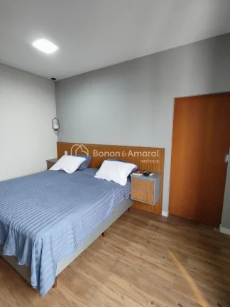 Imagem Com 253 m² bem distribuídos, esta casa no Condomínio Madre Maria Villac oferece conforto, moderni...