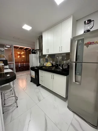 Imagem Investimento de Luxo no Melhor Ponto do Centro de Guarapari!
Lindo apartamento de 3 quartos (1 suít...