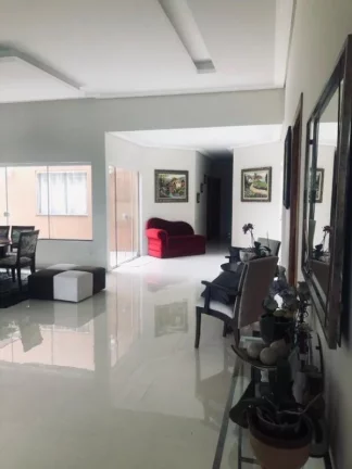 Imagem CASA COM 4 SUÍTES, 350 M² E VISTA PERENE - MIRANTE DO VALE