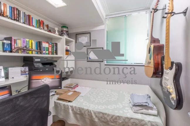 Imagem Apartamento reformado a venda em Pinheiros com 3 quartos e 2 vagas, 105m².