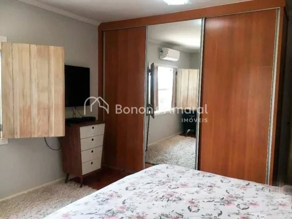 Imagem Sobrado, com linda vista. 5 suítes, sendo uma master com hidro, e varanda em todas elas;
Sala de es...