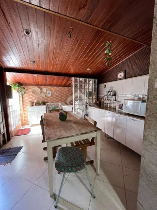 Imagem Casa Triplex de 4 Quartos para Venda na Taquara com 130 m²