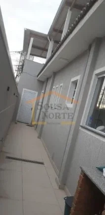 Imagem Casa recém-reformada com 134 m² de área útil. 
2 dormitórios, sendo 1 suíte, sala para dois am...