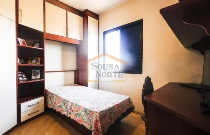 Imagem Apartamento amplo, com 3 dormitórios, sendo 1 suíte, 2 banheiros. Conta com varanda, box, armário...