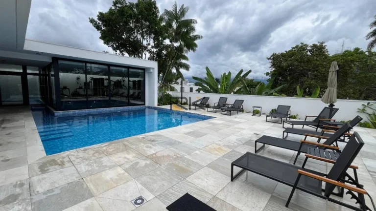 Imagem CASA EM CONDOMINIO À VENDA