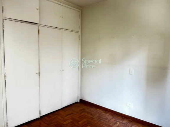 Imagem Ótimo apartamento com 109m² em Moema Pássaros Living amplo com janelões, o terceiro dormitório ...