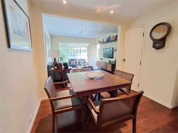 Imagem Casa de Vila à venda com 3 quartos, sendo 3 suítes, em Vila Madalena, São Paulo - SP