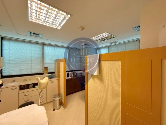 Imagem Conjunto Comercial à Venda em Moema com 2 Banheiros, 1 Vaga e 47m² - São Paulo-SP