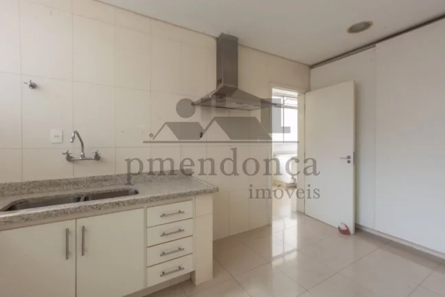 Imagem Apartamento amplo na Oscar Freire, 205m² com ótima distribuição e pé direito alto Em 2009 o apa...