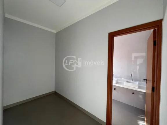 Imagem Excelente oportunidade: Casa à venda em Campo Grande-MS, Coophatrabalho, 3 quartos, 1 suíte, 119m², 2 vagas. Venha conferir!