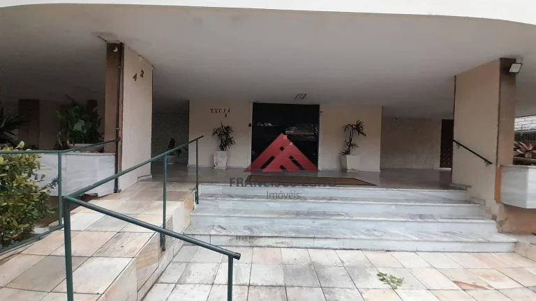 Imagem Apartamento com sala dois quartos,cozinha,wc social ,area de serviço e dependência completa,com vaga de garagem