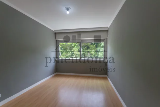 Imagem Apartamento em frente ao Mackenzie com 156m², 3 dormitórios (1 suíte) e 1 vaga.