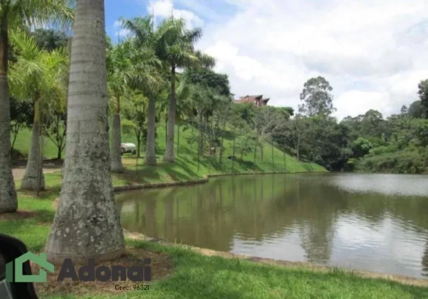 Imagem Terreno a venda com 1.026 m2 no Condomínio Serra dos Cristais,Ac, Carros