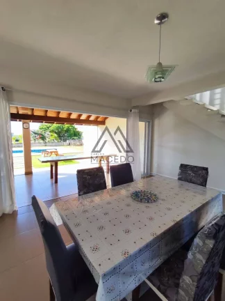 Imagem Casa Espaçosa com Piscina no Condomínio Jatobá – Cesário Lange/SP.