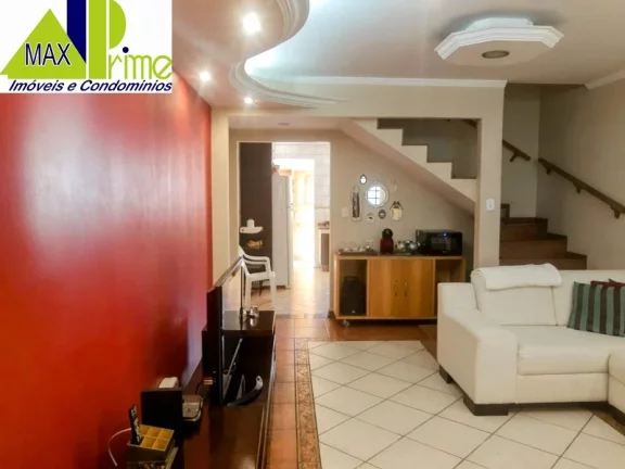 Imagem Casa à venda no Tatuapé, São Paulo. 300m², 3 dormitórios, 2 suítes, garagem para 2 carros. Próximo ao metrô Carrao. Agende sua visita!