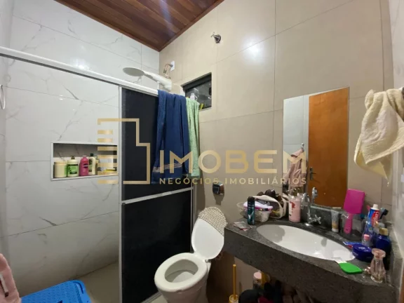 Imagem Imperdível: Casa à venda em Sinop-MT, bairro Jardim Celeste, 4 quartos, 2 suítes, 2 salas, 3 banheiros, 1 vaga, 140m².