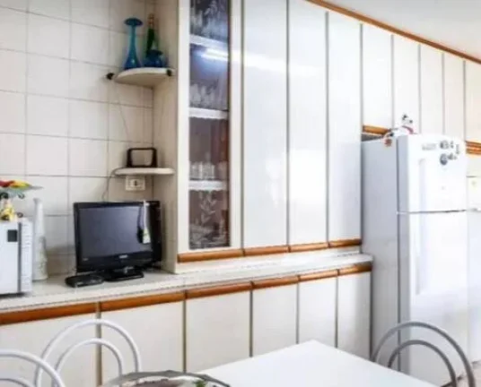 Imagem Casa Com 150 metros 3 Dormitórios 2 Banheiros e 5 vagas de garagens