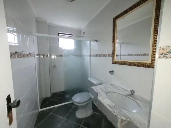 Imagem PITANGUEIRAS – NA QUADRA DA PRAIA, APARTAMENTO AMPLO, CLARO E SUPER AREJADO, LAZER NO PRÉDIO E 02 VAGAS DE GARAGEM.