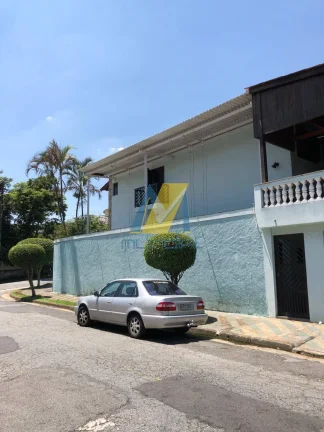 Imagem Sobrado amplo com 3 suítes, renda garantida e 6 vagas cobertas