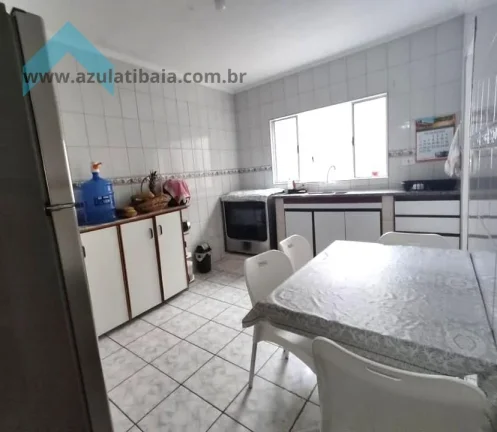 Imagem Sobrado amplo, ótima localização, 3 dormitórios sendo 1 suite.