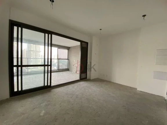 Imagem Apartamento três suítes, varanda espaçosa e duas vagas de garagem a venda no Brooklin.