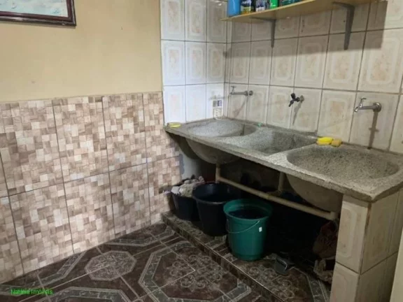 Imagem *OPORTUNIDADE DE NEGÓCIO!!!

*CASA CONSTITUÍDA POR 2 QUARTOS, SALA, COZINHA, BANHEIRO, ÁREA DE SE...